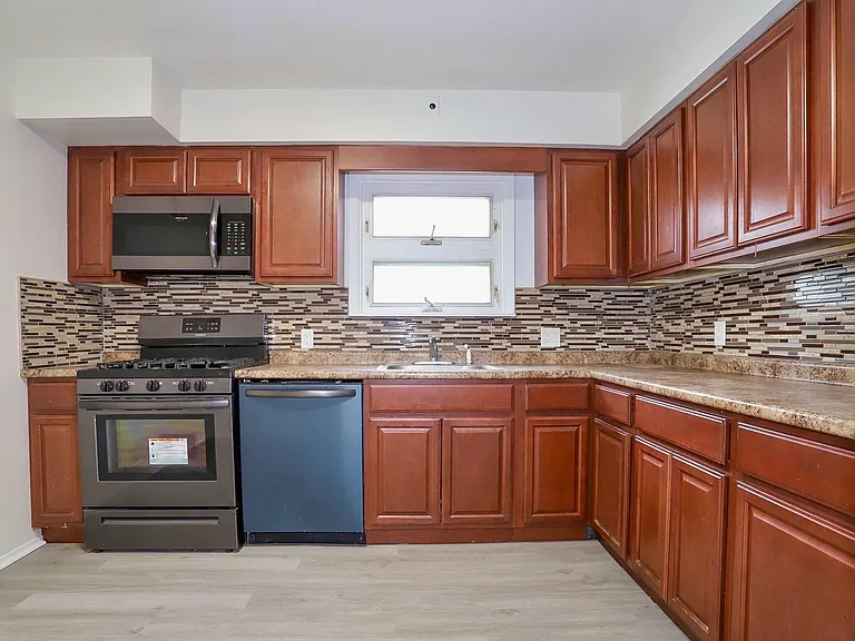 502 Avenue E #2 — Photo 17