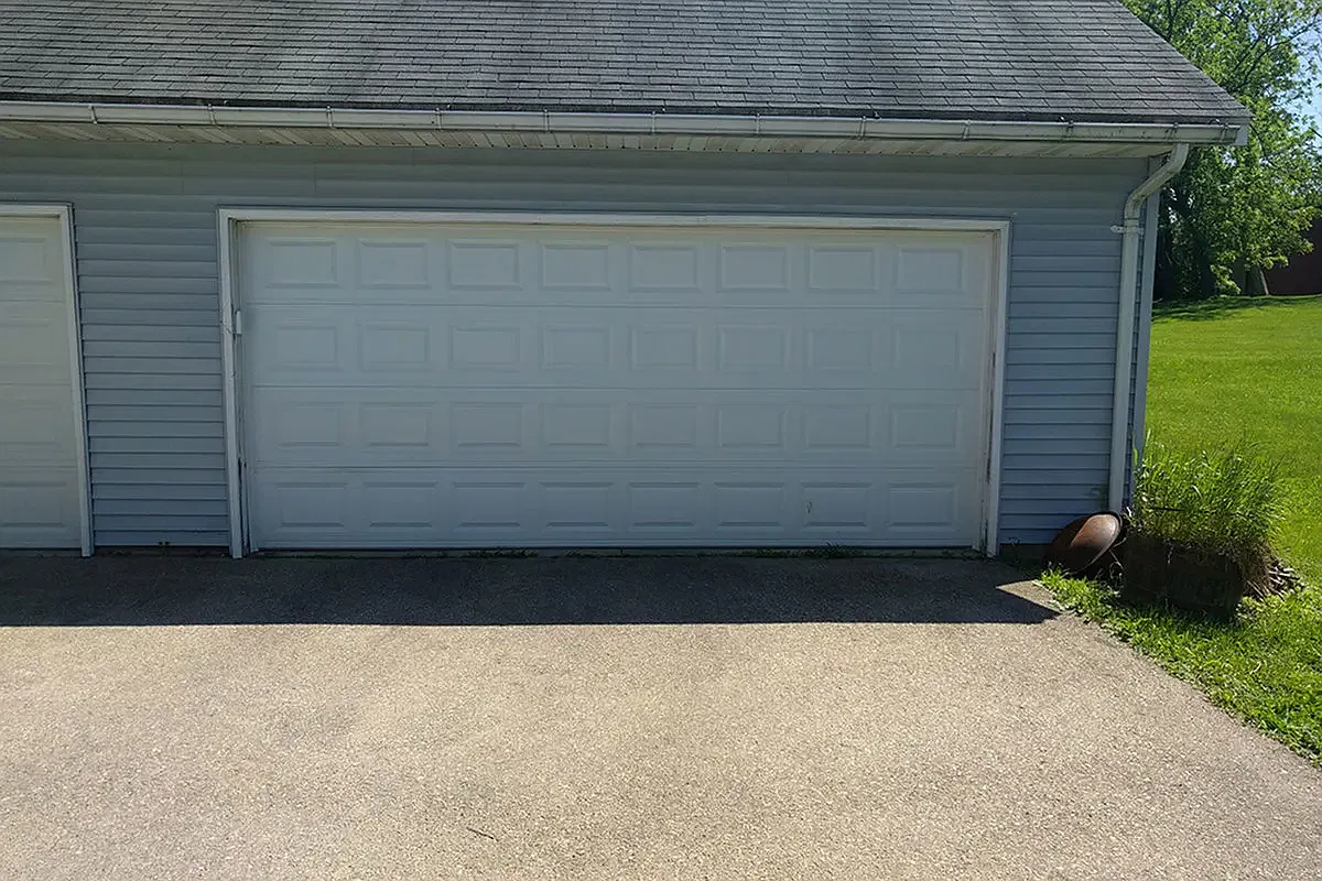 3 bed, 1400 sqft, $2,300 — Photo 2
