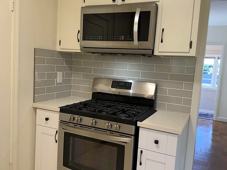 154 W 40th Ave — Photo 9