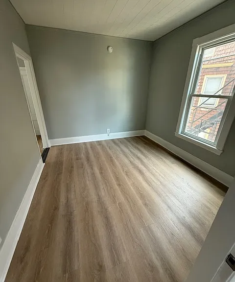52 Howe St #5 — Photo 4