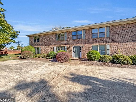 2nd image of 103 Barrington Dr APT 3