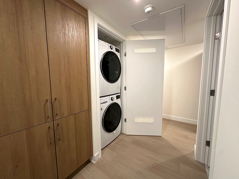 1st image of 941 N Martel Ave #2B-2Ba-1217Sqft