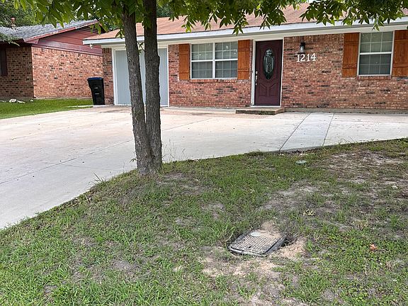 3rd image of 1214 Wolfe City Dr