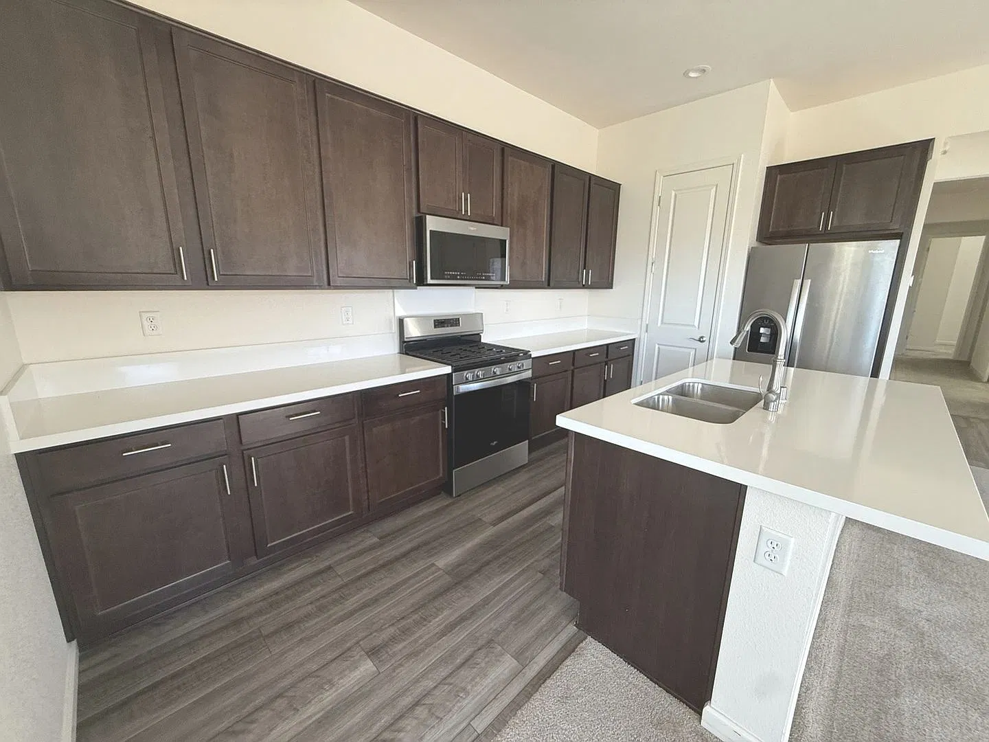 Beautiful 3 Bedroom Home — Photo 1
