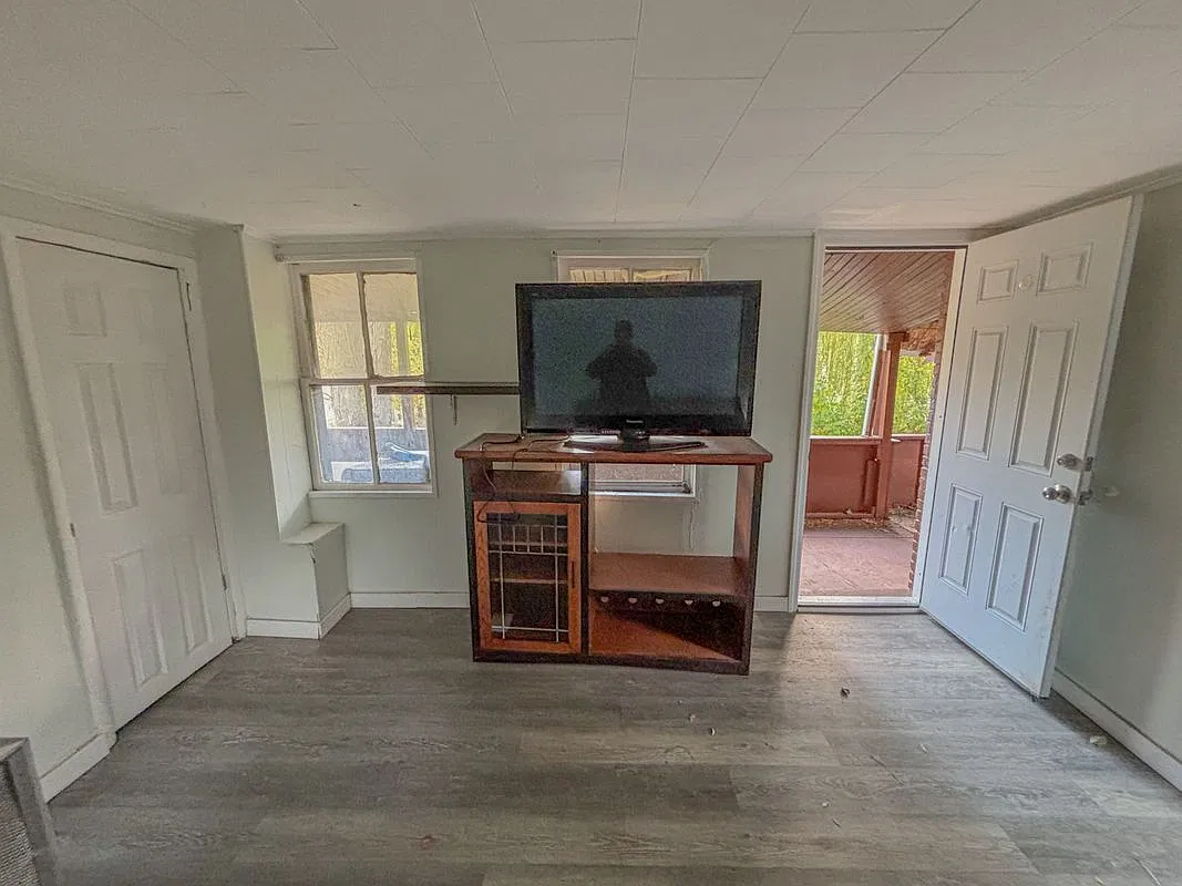 1 bed, 1.0 bath, 900 sqft, $1,100 — Photo 2