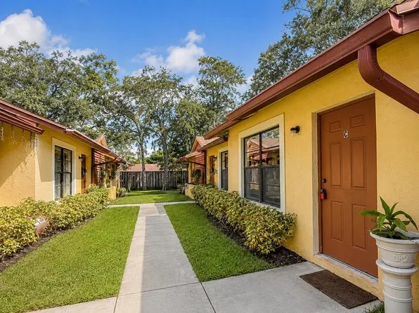 1104 Goldenrod Rd #C, Wellington, FL 33414