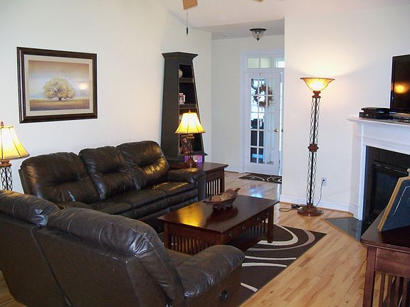 3rd image of 8153 Timberlake Ln