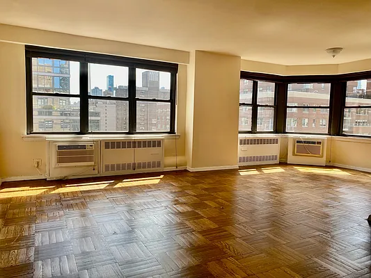 Rented by David Francis New York LLC | media 35