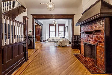 Rented by Dixon Advisory USA Inc.