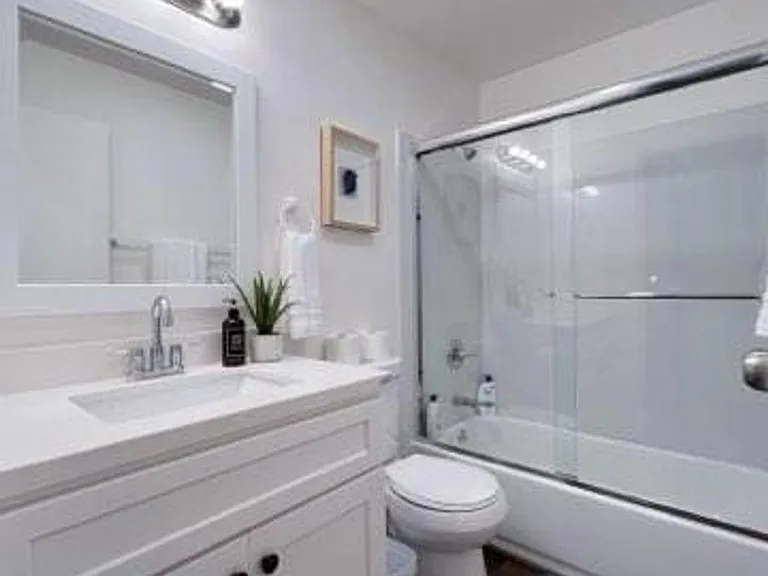 2120 Roosevelt Ave #3 — Photo 4
