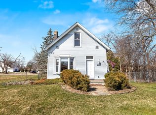 19982 Meridian Rd, Grosse Ile, MI 48138