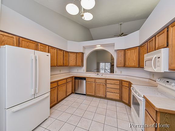 4th image of 1259 Bellevue Dr