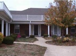 7604 Stovall Pl, Louisville, KY 40228