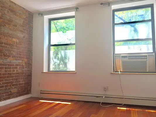 Rented by Matthew Gros-Werter, LREB  | media 2