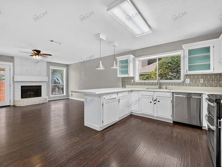 7001 Bentley Ave — Photo 13