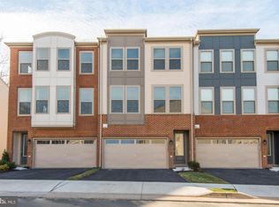 42482 Dogwood Glen Sq, Sterling, VA 20166