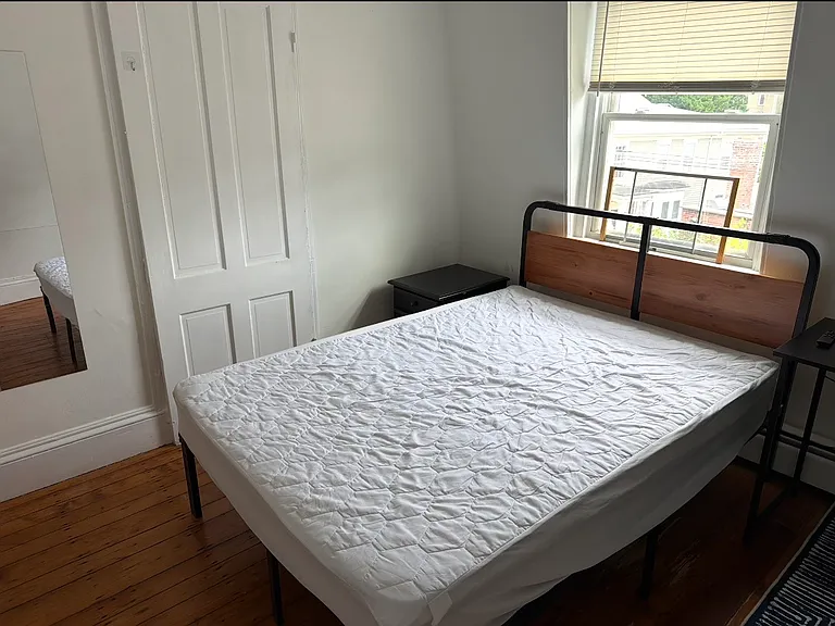 211 Williams St #2 — Photo 9