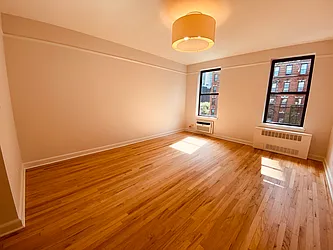 Rented by Metropolis Real Estate of Manhattan