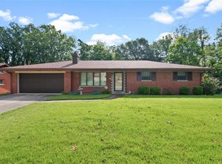 6 Willowbrook Dr, Swansea, IL 62226