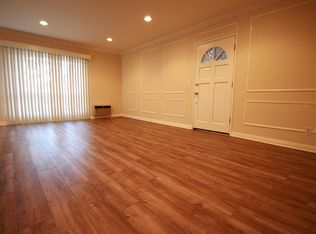 2261 N Beachwood Dr #3, Los Angeles, CA 90068