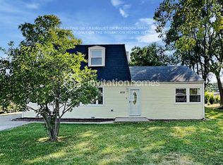 8737 S 80th Ct, Hickory Hills, IL 60457