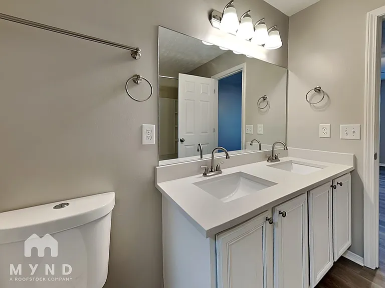 2838 Creekbend Dr — Photo 12