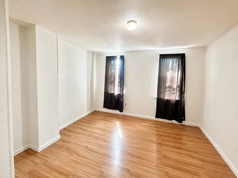 2547 N Water St — Photo 10