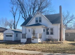 1906 W State St, Marshalltown, IA 50158