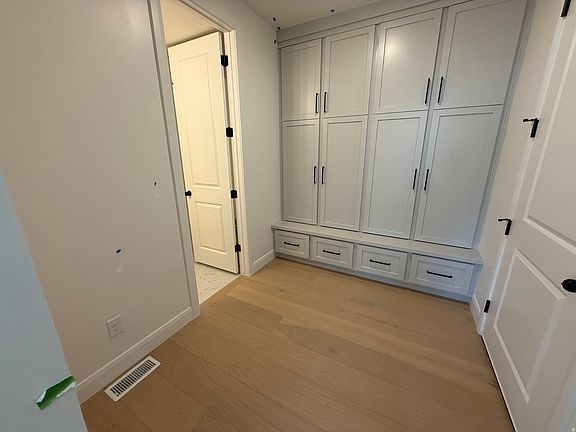 3rd image of 1566 N 275 W