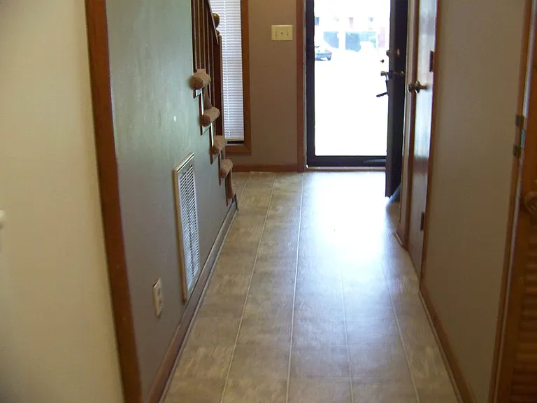 1198 Windham Ct — Photo 4