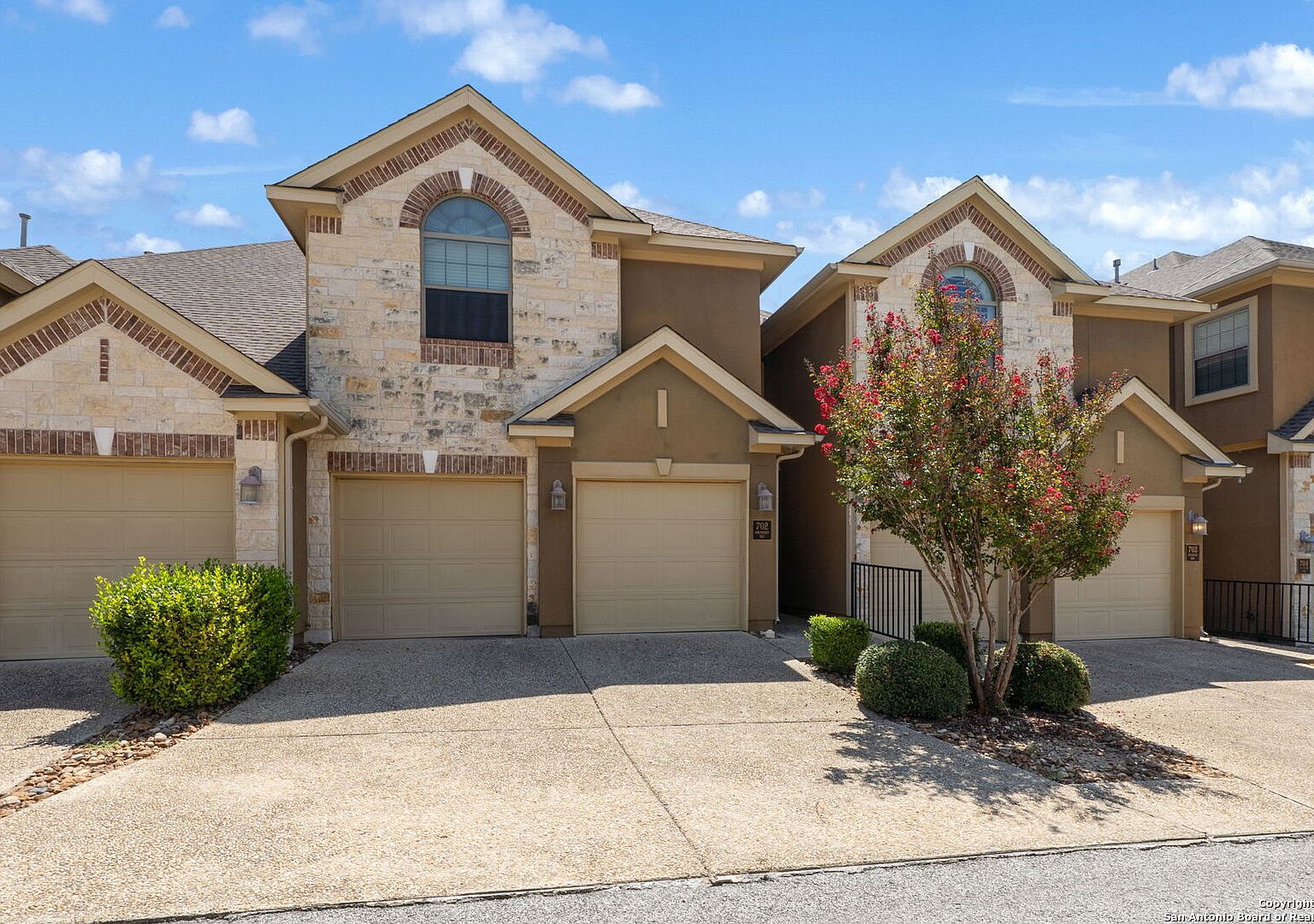 8250 Cruiseship Bay #702