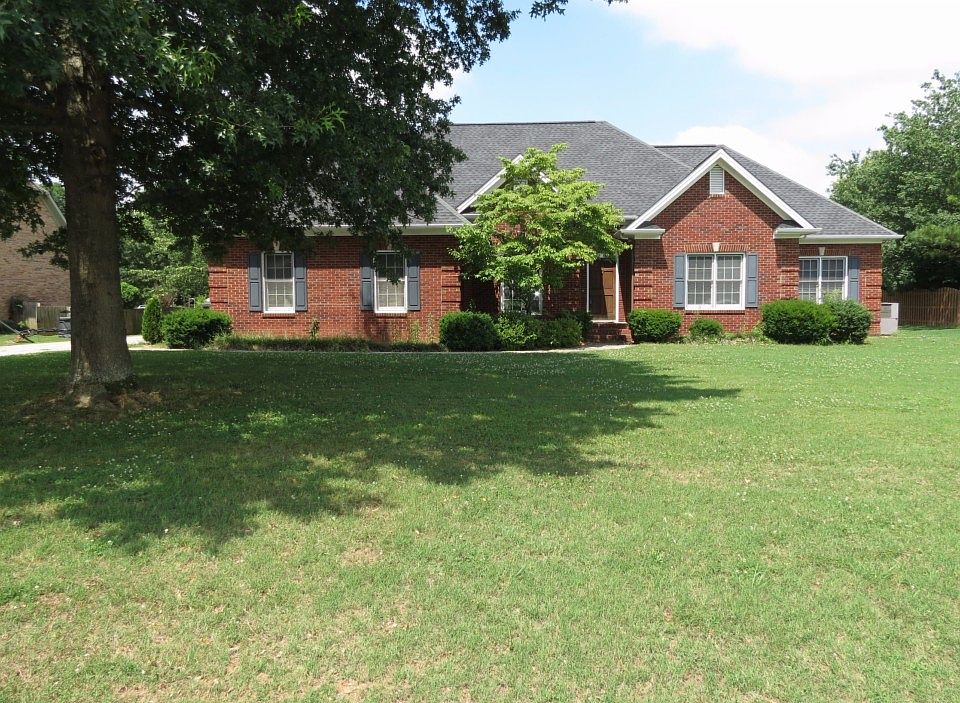1st image of 104 Avonshire Ct NW