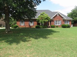 104 Avonshire Ct NW, Huntsville, AL 35806