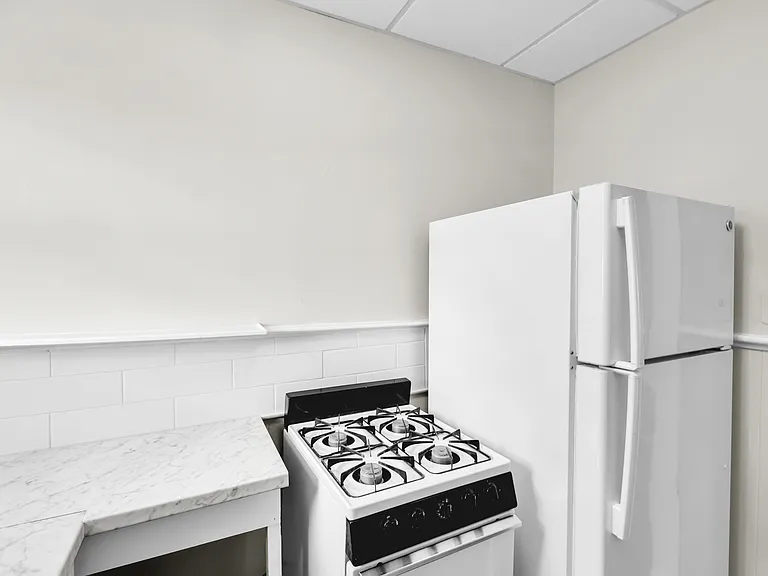 265-267 E Bertsch St #2 — Photo 2