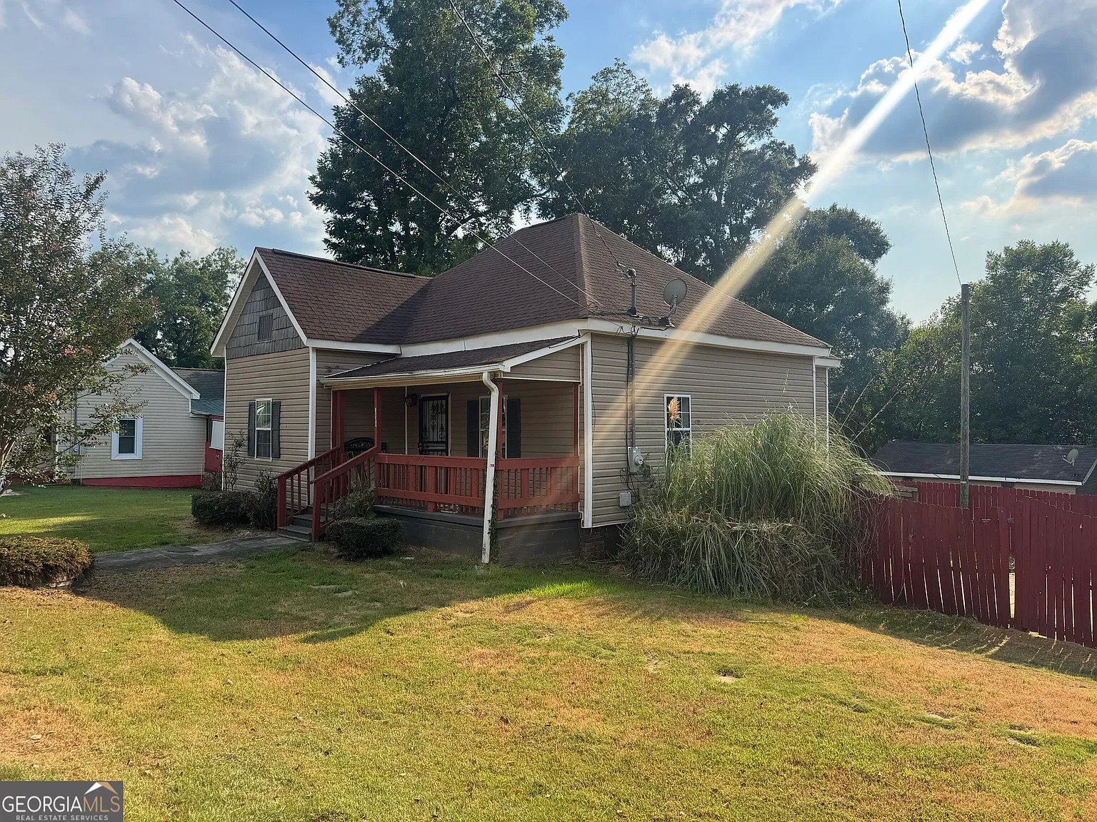 3 bed, 2.0 bath, 1159 sqft, $1,150 — Photo 2