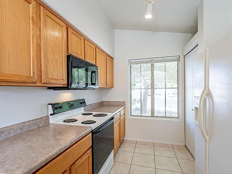 7035 W Phelps Rd — Photo 11