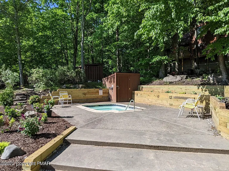 509 Wales Ct — Photo 19