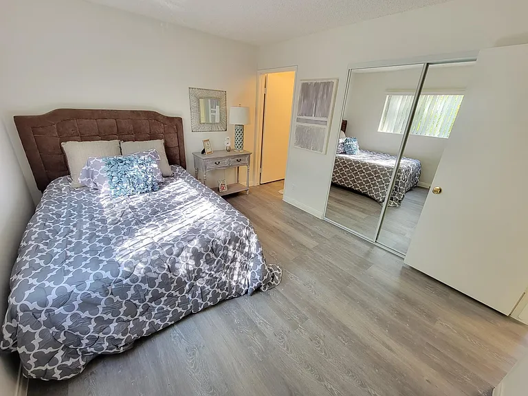 Darby Apartments — Photo 11