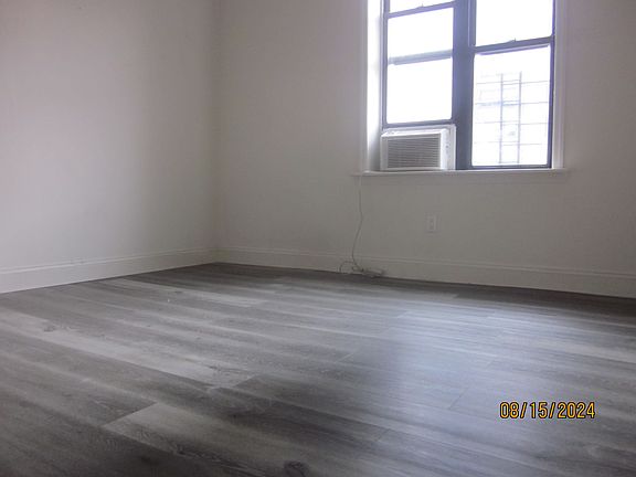 3rd image of 340 Roebling St APT 4C