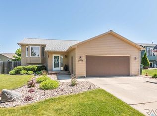 7008 S Connie Ave, Sioux Falls, SD 57108