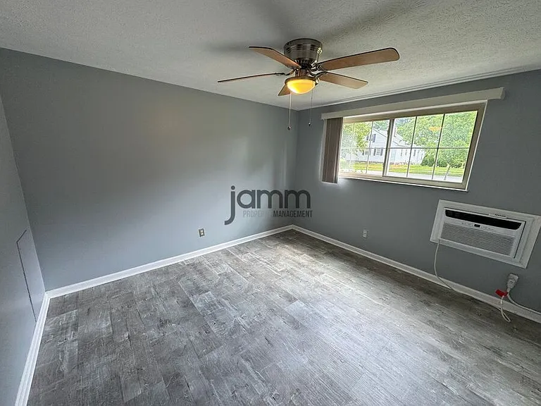 24325 Detroit Rd #A-103 — Photo 12