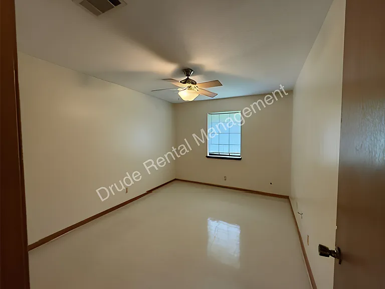 610 Old Covington Hwy — Photo 15