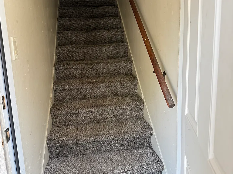 939 NE Davis St #3 — Photo 3