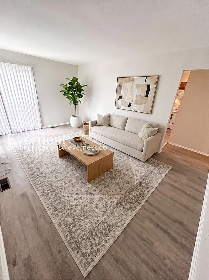 3 bed, 1.0 bath, 864 sqft, $1,027 — Photo 3