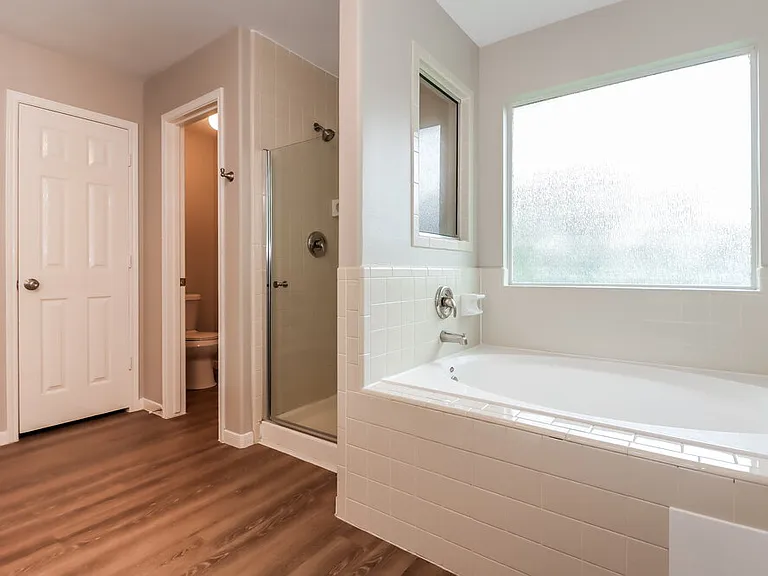 2427 Ranch Hollow Ct — Photo 12