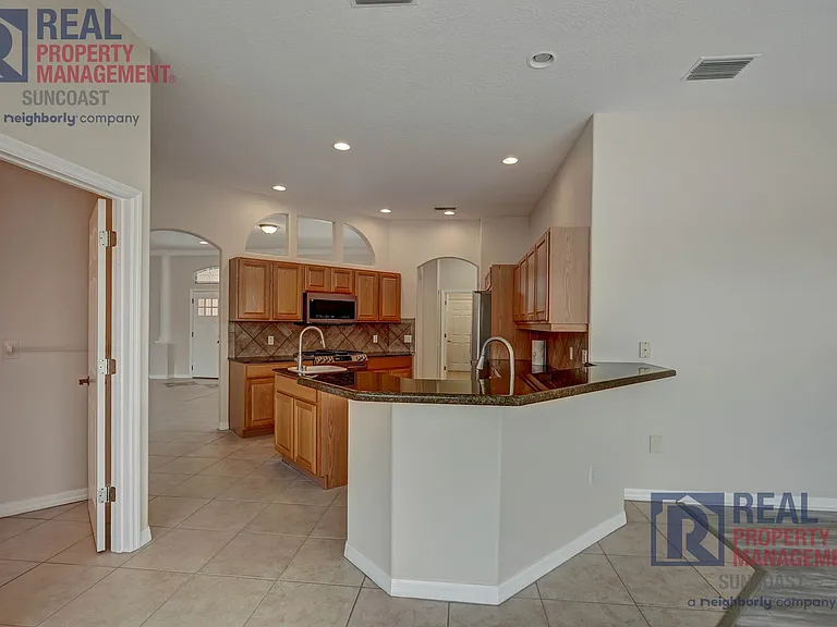 652 Planters Manor Way — Photo 12