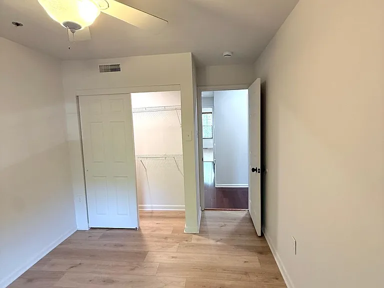 610 Brentwood Ct — Photo 10