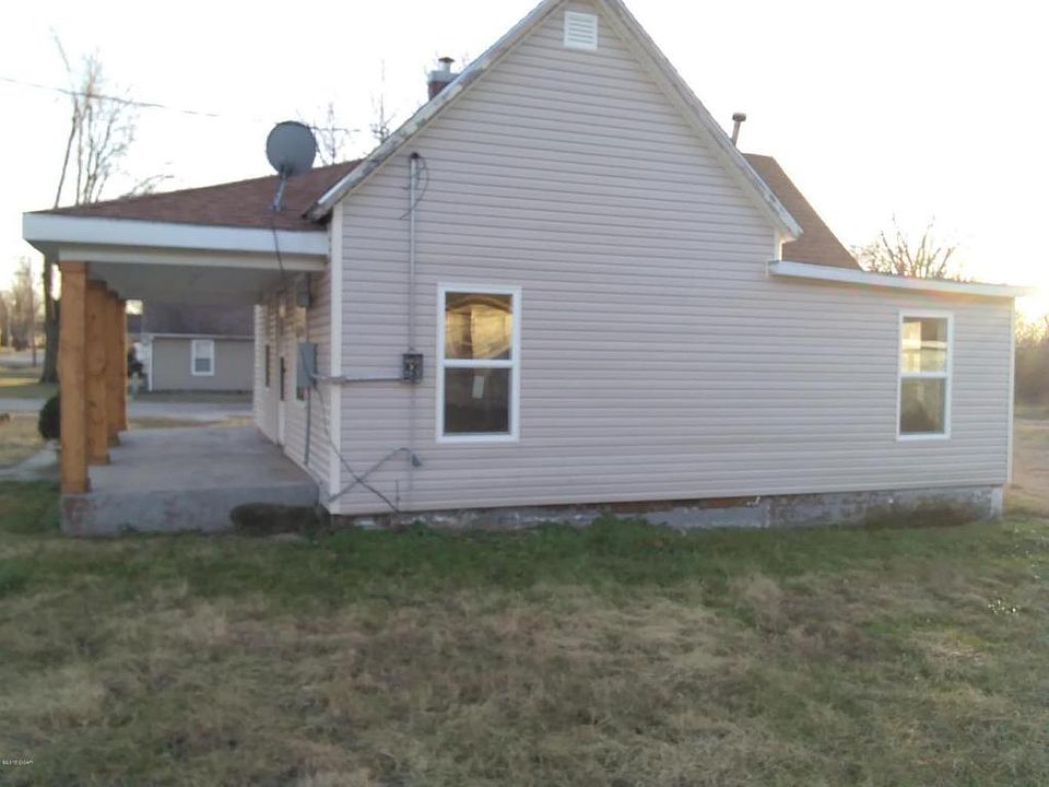 2nd image of 524 Irwin St