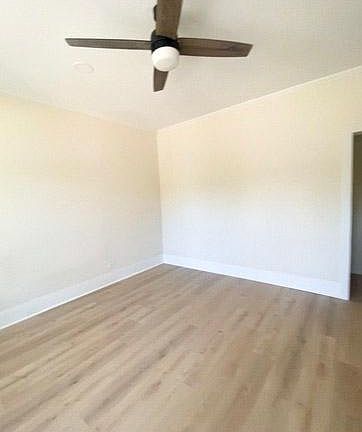 2nd image of 521 E Dewey Pl APT 3