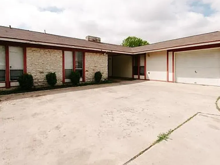 1205 Glenda Dr — Photo 13